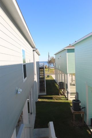 107 Palancar, Rockport, TX 78382