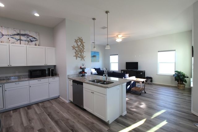 107 Palancar, Rockport, TX 78382