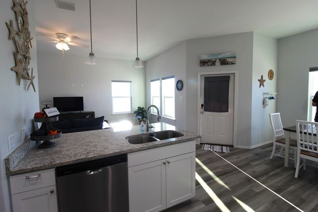 107 Palancar, Rockport, TX 78382