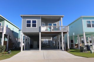 107 Palancar, Rockport, TX 78382