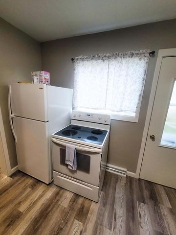 2010 Lincoln STREET, Two Rivers, WI 54241