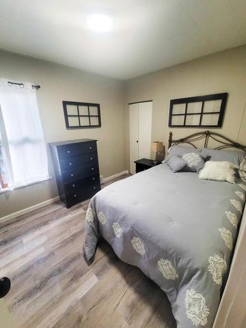 2010 Lincoln STREET, Two Rivers, WI 54241