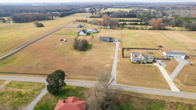 4480 Lunns Store Rd, Lewisburg, TN 37091