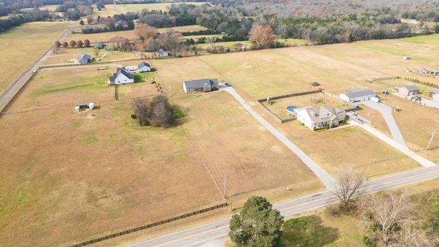 4480 Lunns Store Rd, Lewisburg, TN 37091