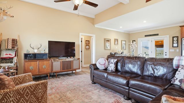 4480 Lunns Store Rd, Lewisburg, TN 37091