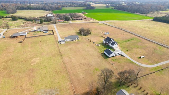 4480 Lunns Store Rd, Lewisburg, TN 37091