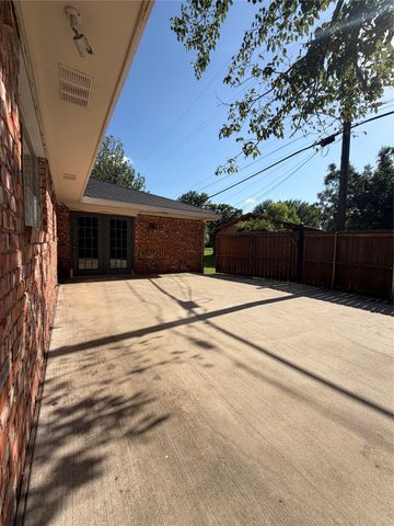 2406 W Broadview Street, Greenville, TX 75402