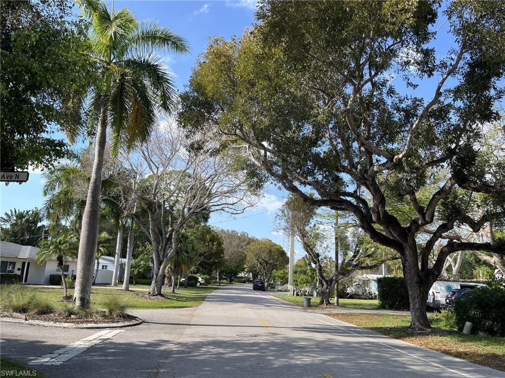 930 13th ST N, NAPLES, FL 34102 — photo 2