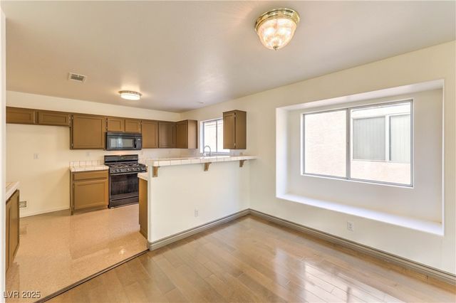 4539 Powell Point Way, North Las Vegas, NV 89031