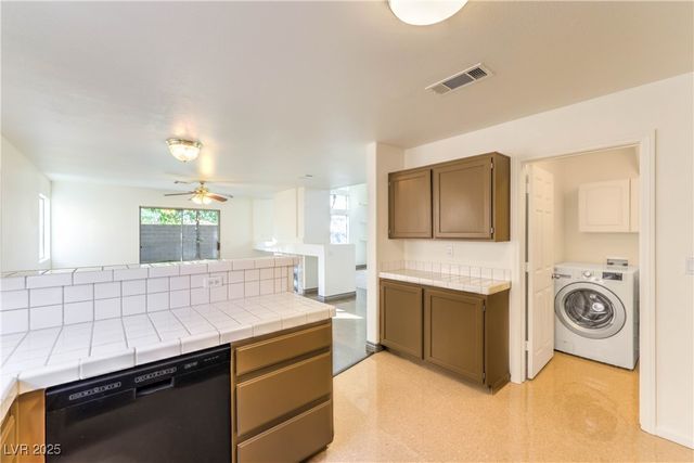 4539 Powell Point Way, North Las Vegas, NV 89031