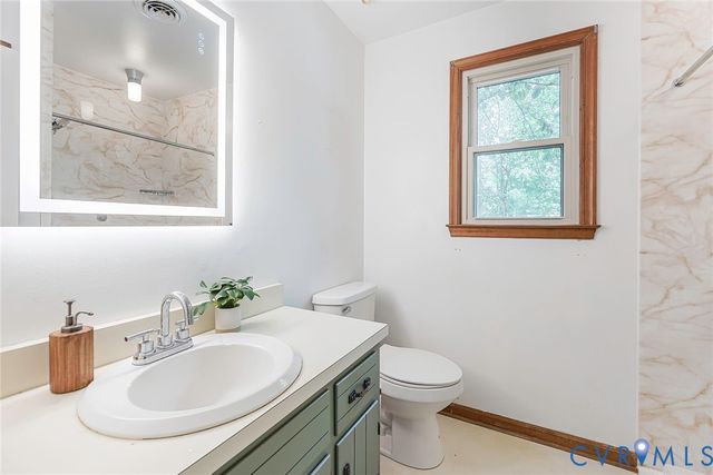 720 Dove Path Ln, Chester, VA 23834
