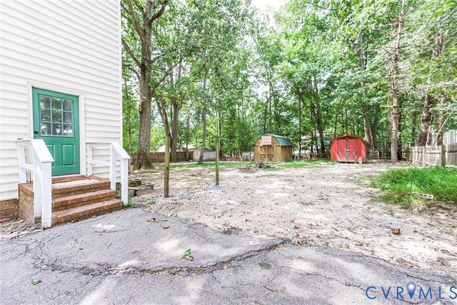 720 Dove Path Ln, Chester, VA 23834