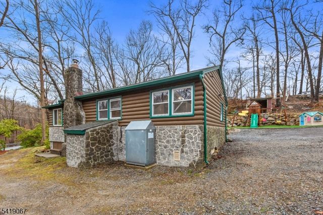 111 N Shore Rd, Byram Twp., NJ 07821