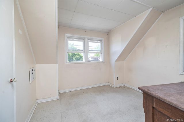 24 W Windsor Parkway, Oceanside, NY 11572