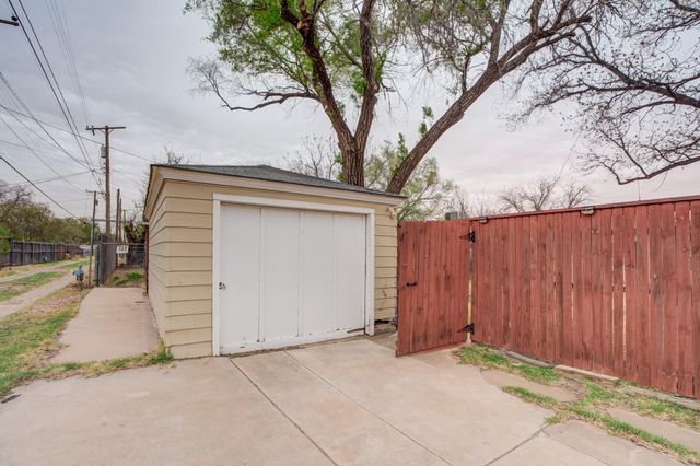 2701 36th Street, Lubbock, TX 79413