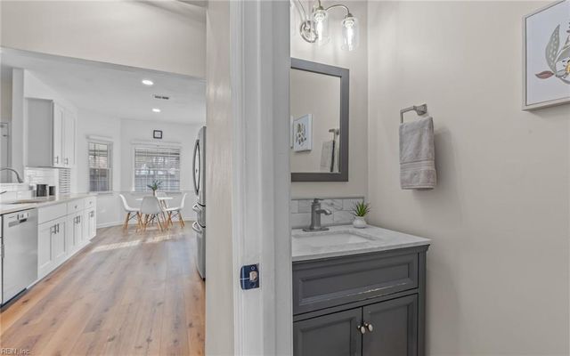 1208 Treeland TER, Chesapeake, VA 23322