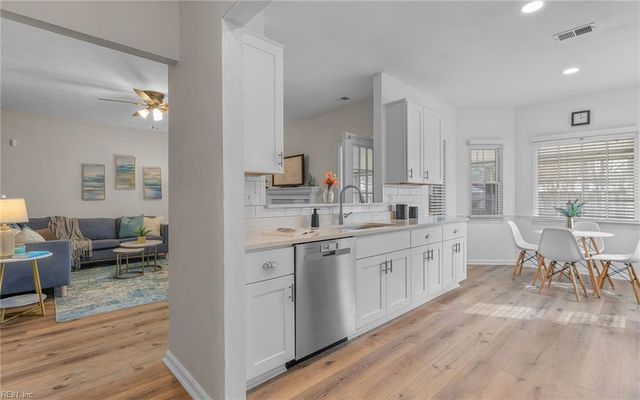 1208 Treeland TER, Chesapeake, VA 23322