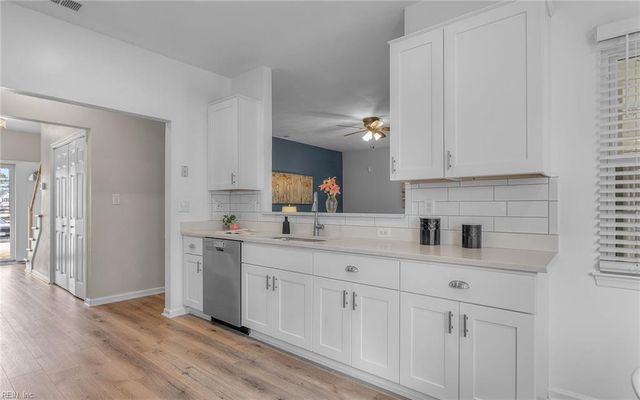 1208 Treeland TER, Chesapeake, VA 23322