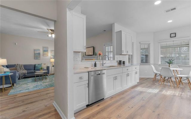 1208 Treeland TER, Chesapeake, VA 23322