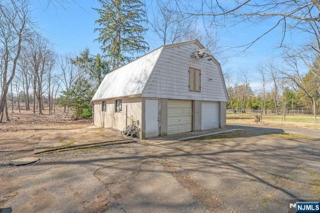 510 W Saddle River Road, Ridgewood, NJ 07450