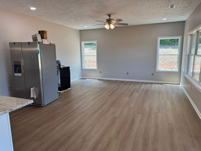 13 Hamby Dr, Pelham, TN 37366
