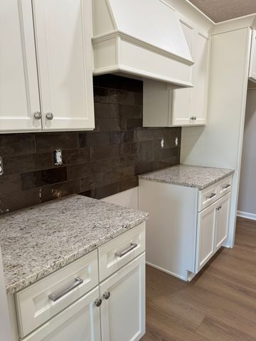 13 Hamby Dr, Pelham, TN 37366