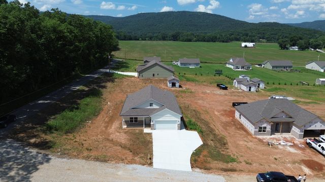 13 Hamby Dr, Pelham, TN 37366
