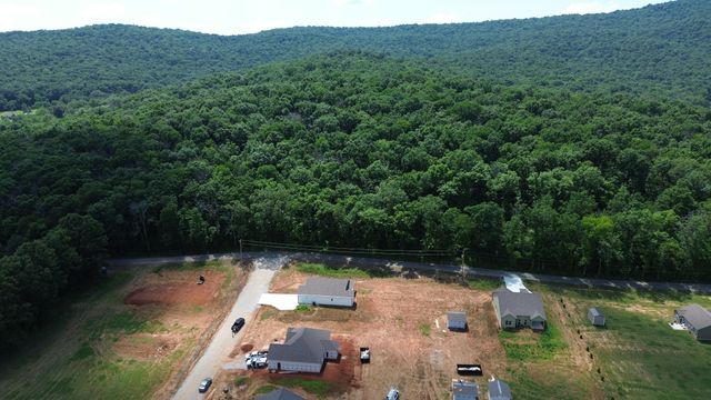13 Hamby Dr, Pelham, TN 37366