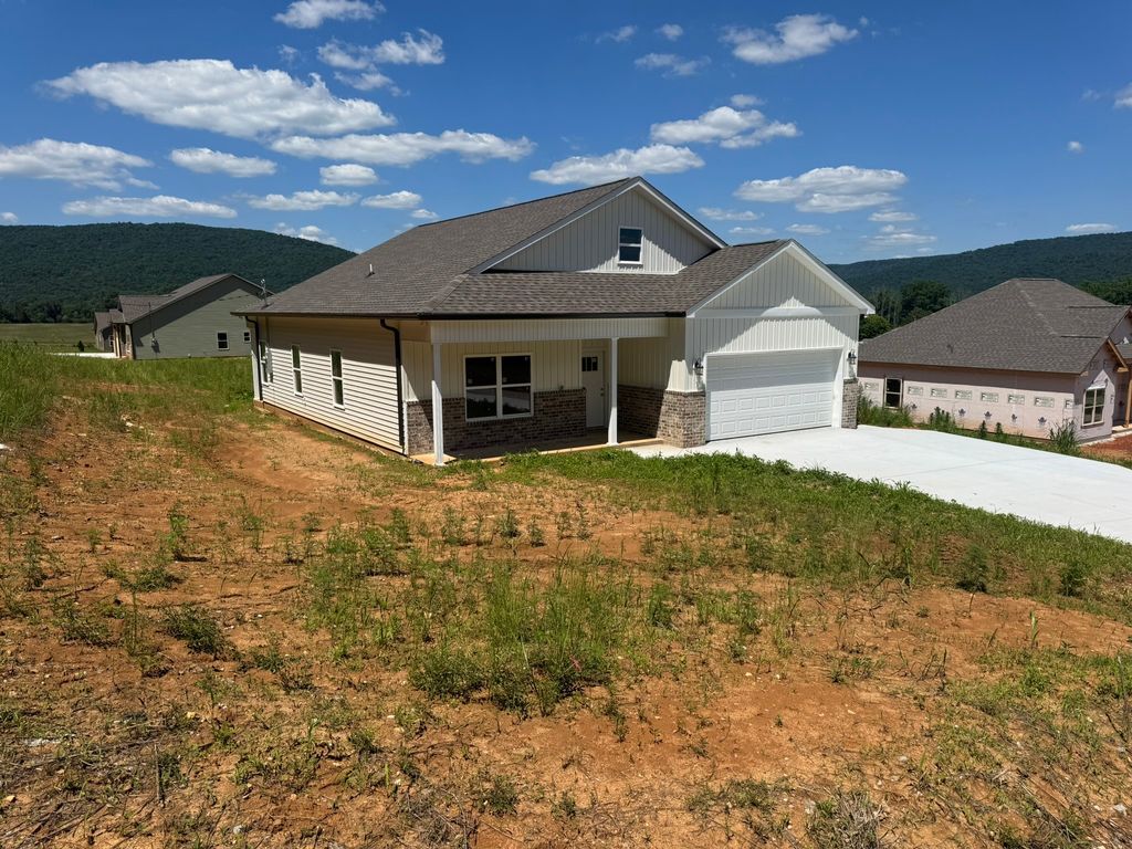 13 Hamby Dr, Pelham, TN 37366