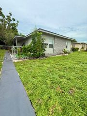 1150 SW 26th Ave 1-2, Fort Lauderdale, FL 33312