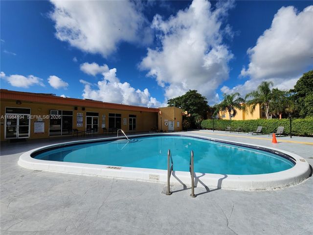 4304 NW 9th Ave 1-2C, Deerfield Beach, FL 33064