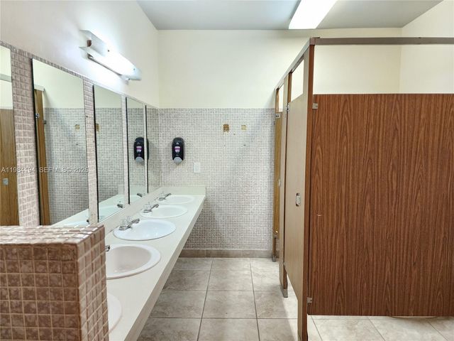 4304 NW 9th Ave 1-2C, Deerfield Beach, FL 33064