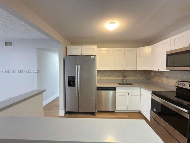 4304 NW 9th Ave 1-2C, Deerfield Beach, FL 33064