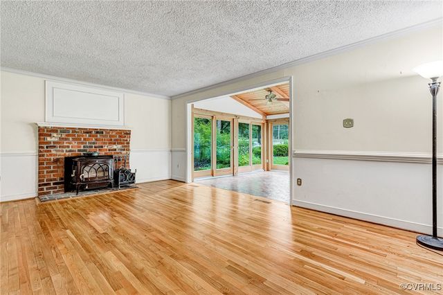 14383 Country Club Dr, Ashland, VA 23005