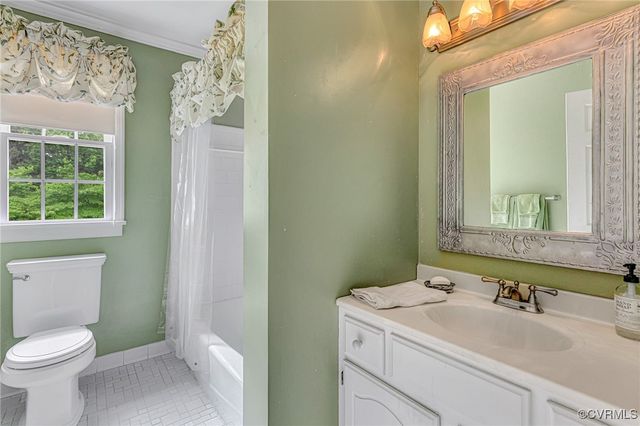 14383 Country Club Dr, Ashland, VA 23005