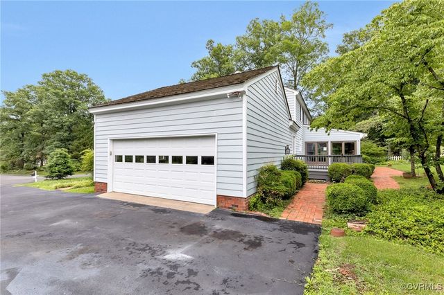 14383 Country Club Dr, Ashland, VA 23005