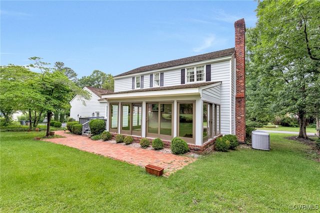 14383 Country Club Dr, Ashland, VA 23005