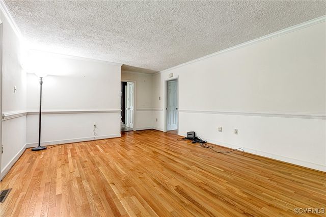 14383 Country Club Dr, Ashland, VA 23005