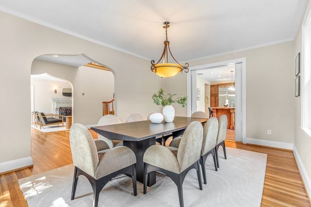 27 Newell Rd 2, Brookline, MA 02446
