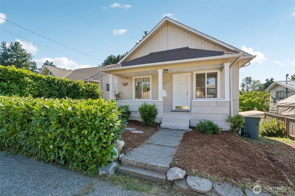 9623 54th Avenue S, Seattle, WA 98118