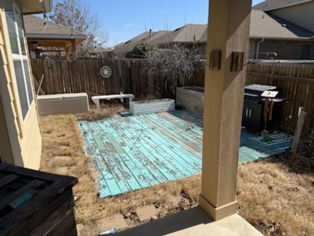 351 Wincliff DR, Buda, TX 78610