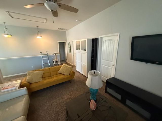 351 Wincliff DR, Buda, TX 78610