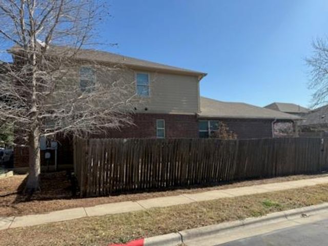 351 Wincliff DR, Buda, TX 78610