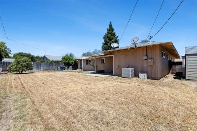 1122 Kensington Drive, Merced, CA 95340