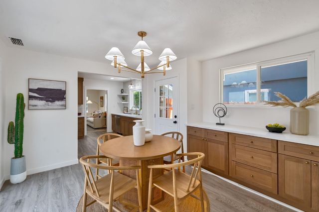 1756 Vallejo Way, Sacramento, CA 95818