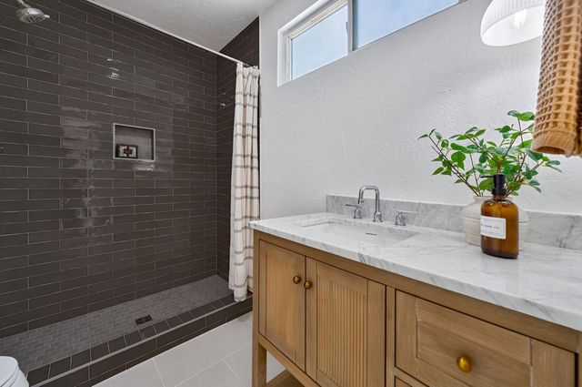1756 Vallejo Way, Sacramento, CA 95818