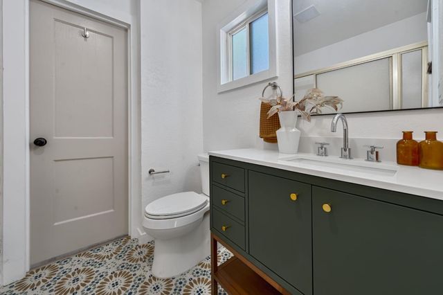1756 Vallejo Way, Sacramento, CA 95818