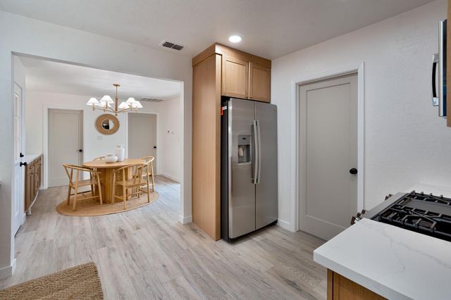 1756 Vallejo Way, Sacramento, CA 95818