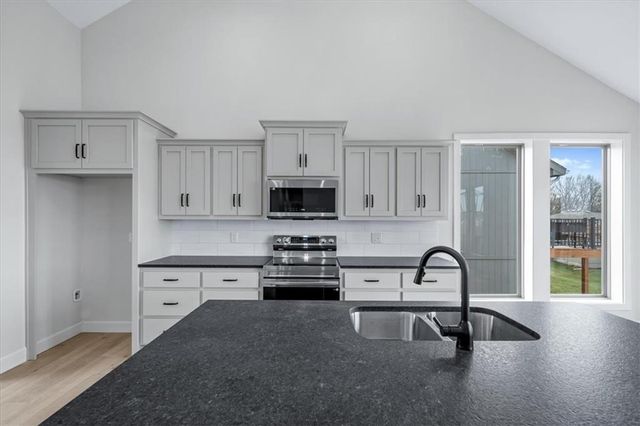 205 NE Hoot Owl Street, Grain Valley, MO 64029