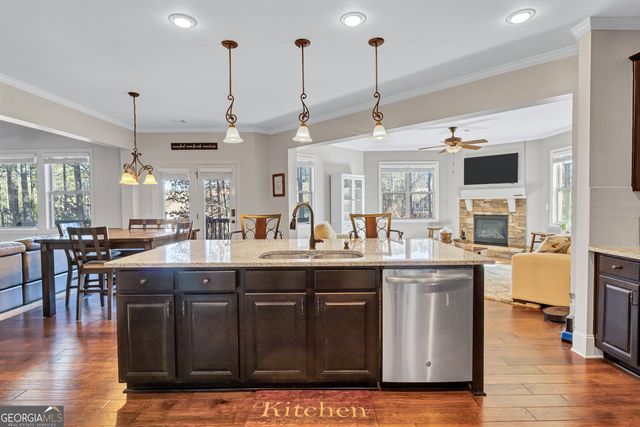 1854 Heatherbrooke Court NW, Acworth, GA 30101